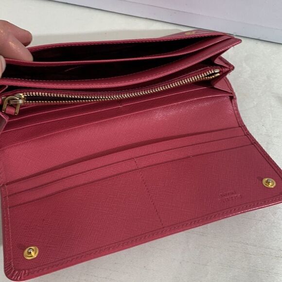 💥AUTHENTIC💥Prada Saffiano Leather Bow Wallet - Picture 14 of 14